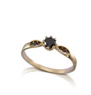 טבעת זהב ויהלומים שחורים
