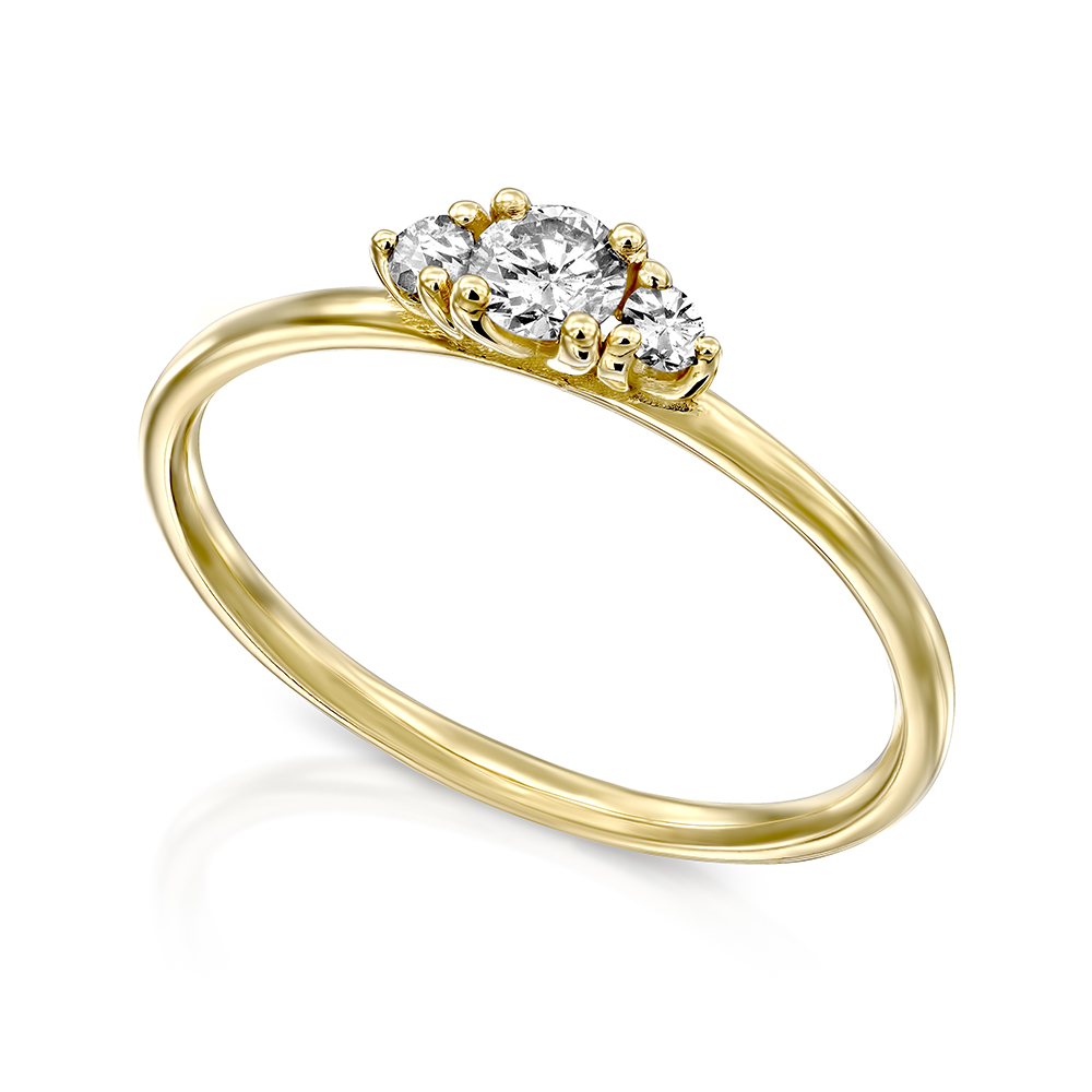 טבעת זהב עדינה משובצת שלושה יהלומים לבנים